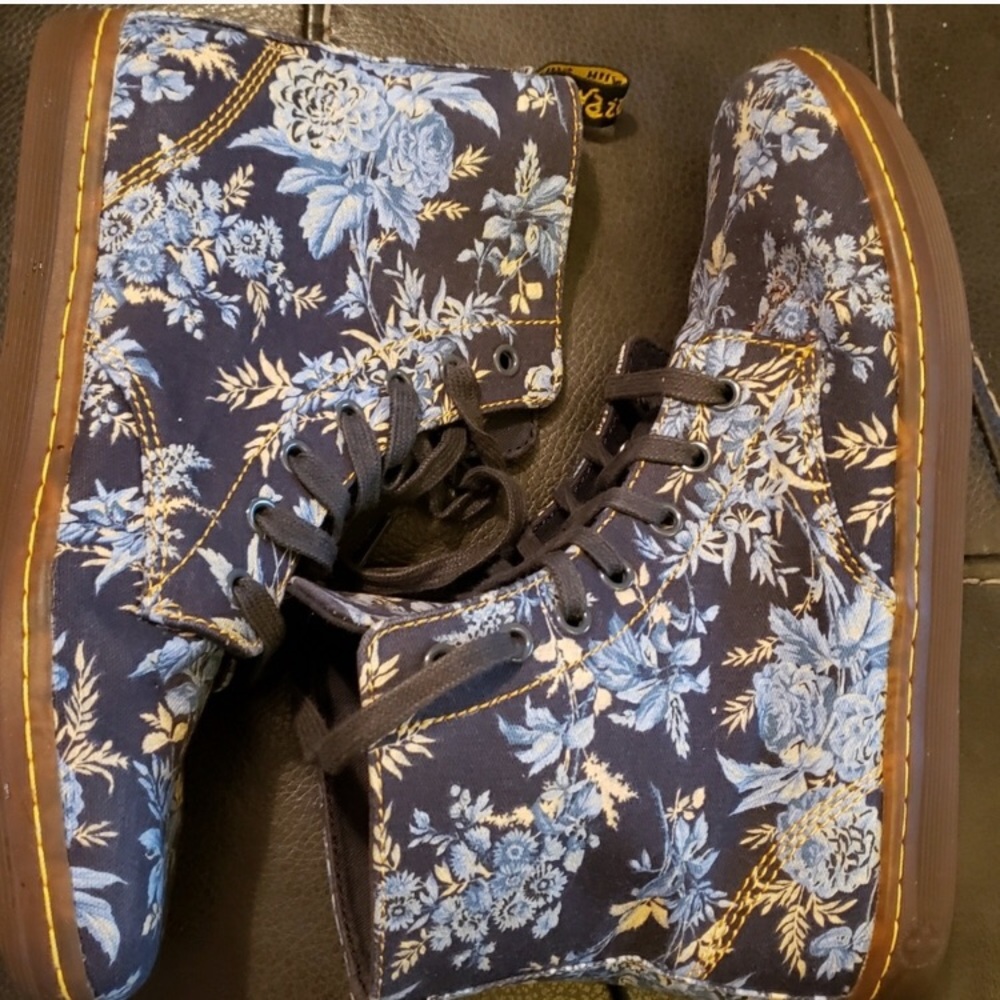 Dr.Martens floral Hackney US sz 9